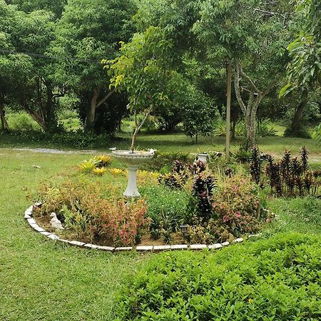 Betong House In The Garden Villa ภายนอก รูปภาพ