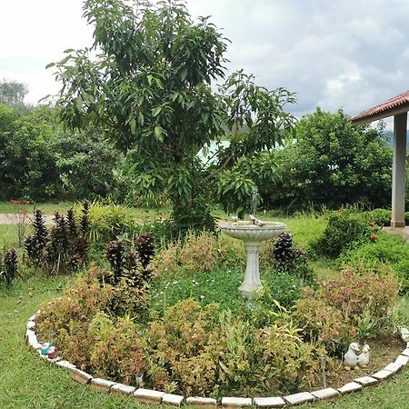 Betong House In The Garden Villa ภายนอก รูปภาพ